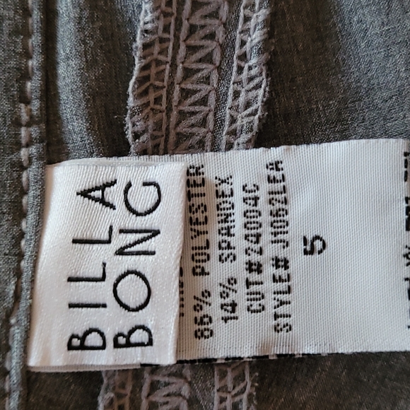 Women's Shorts - Picture 3 of 4